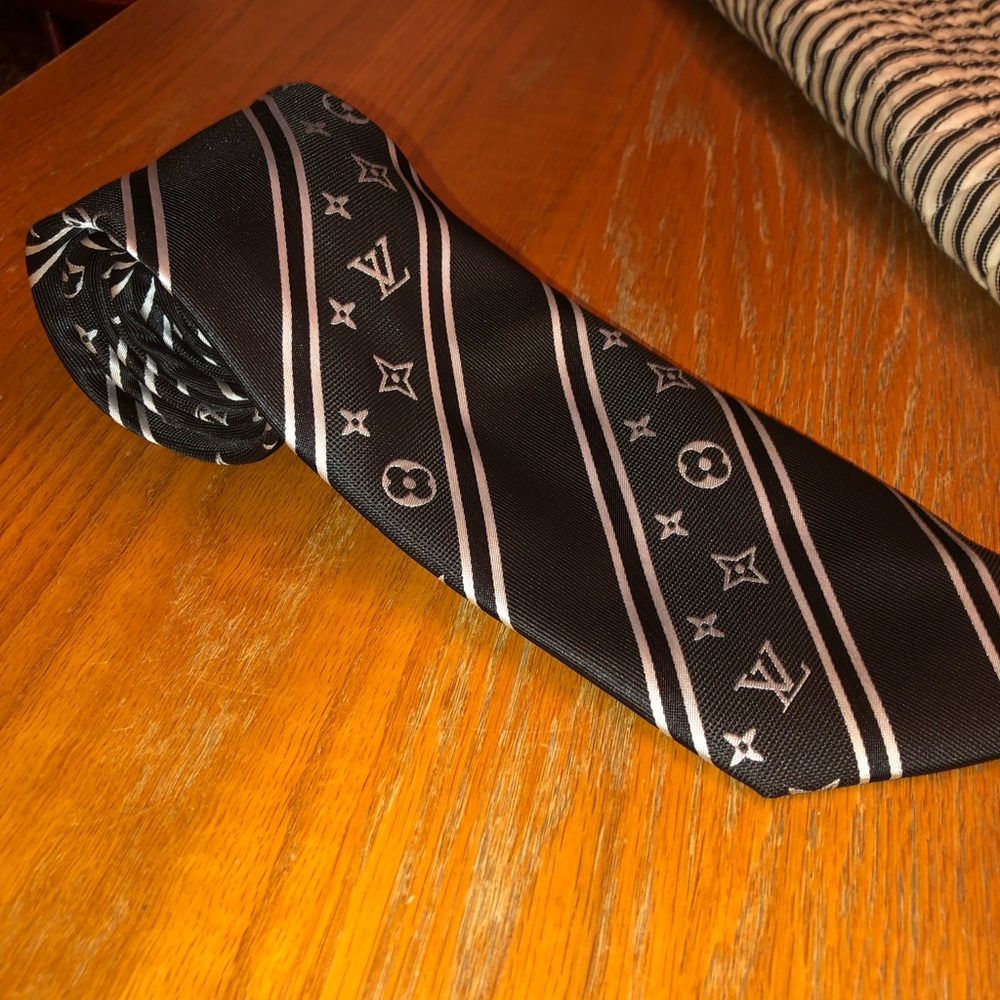 Louis Vuitton tie